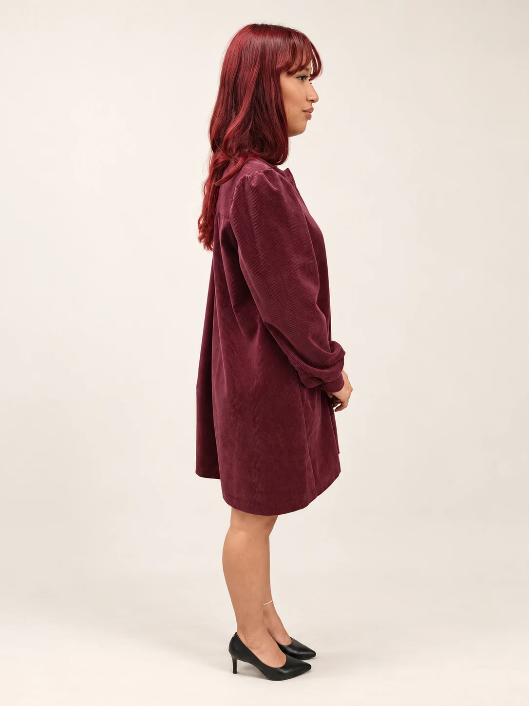 Robe Nina bordeaux, vue de profil